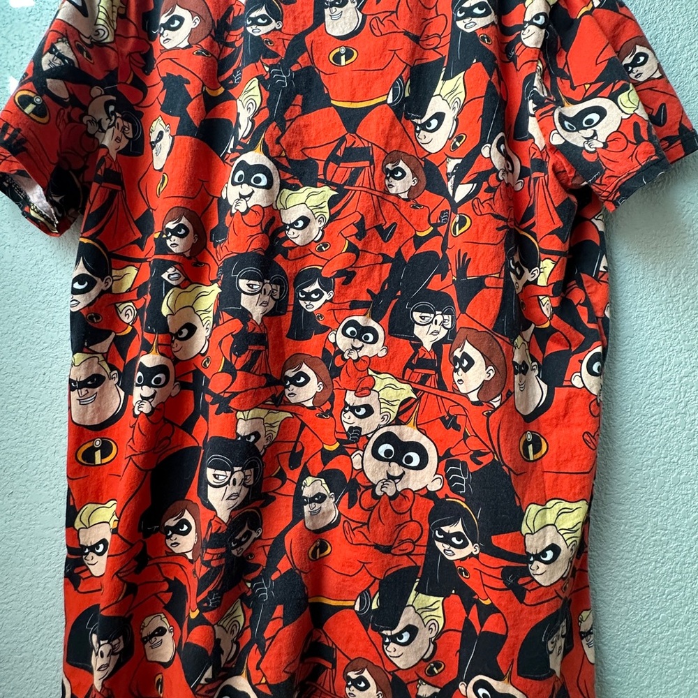 Disney Cakeworthy Incredibles Graphic T-Shirt - Picture 2 of 3